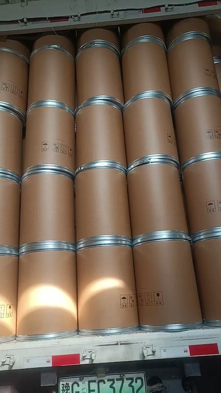 鐵箍紙板桶發(fā)貨現(xiàn)場(chǎng)，新鄉(xiāng)市博輝包裝專(zhuān)注生產(chǎn)鐵箍紙板桶